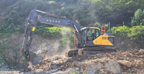 Volvo EC230